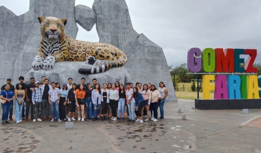 Estudiantes de LAYGE de la UPV llevan a cabo una visita de estudios y de responsabilidad social en Gómez Farías