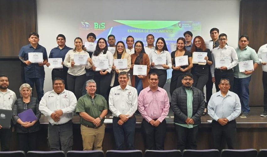 Egresa la UPVictoria a 22 especialistas en el Diplomado de Mantenimiento de Generadores Eólicos