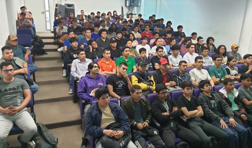 Exitosa Ingeniera Mecatrónica egresada de la UPV compartió valiosas experiencias Profesionales en excelente Conferencia