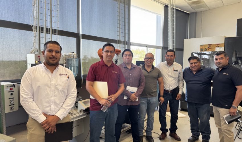 Docentes del CBTIS 24 realizan visita de trabajo a la UPV a fin de conocer los Talleres y Laboratorios de Ingeniería Mecatrónica