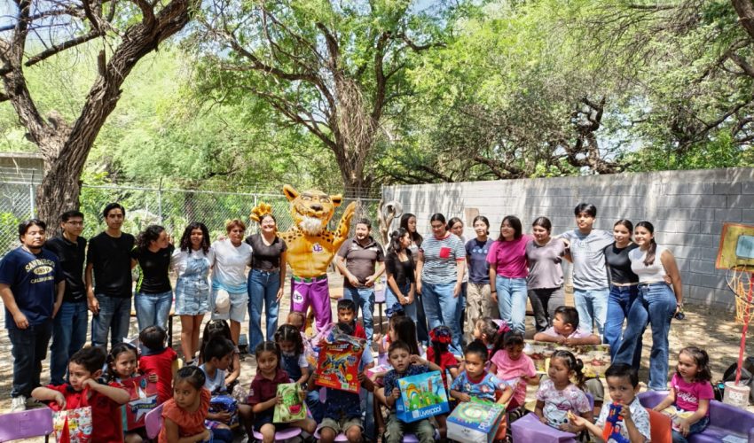 Estudiantes de IMA y de IM de la UPV obsequiaron juguetes y dulces en el Jardín de niñas y niños “Diana Laura Riojas”
