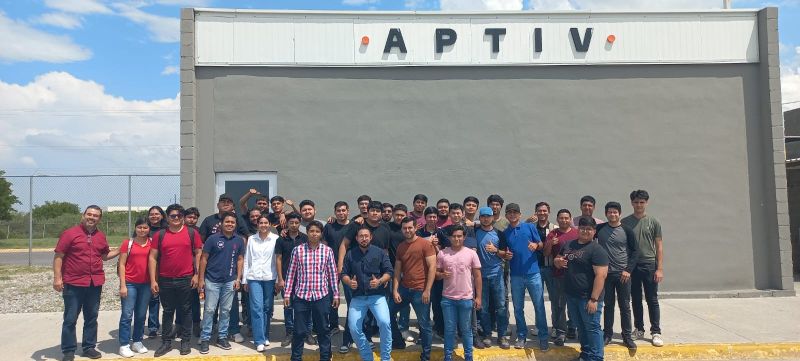 Visitan universitarios politécnicos la planta APTIV Victoria donde obtuvieron experiencias y fortalecieron conocimientos