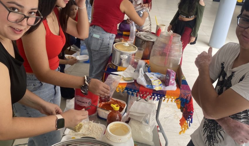 Celebraron las Fiestas Patrias con una Kermes estudiantes de tres programas académicos